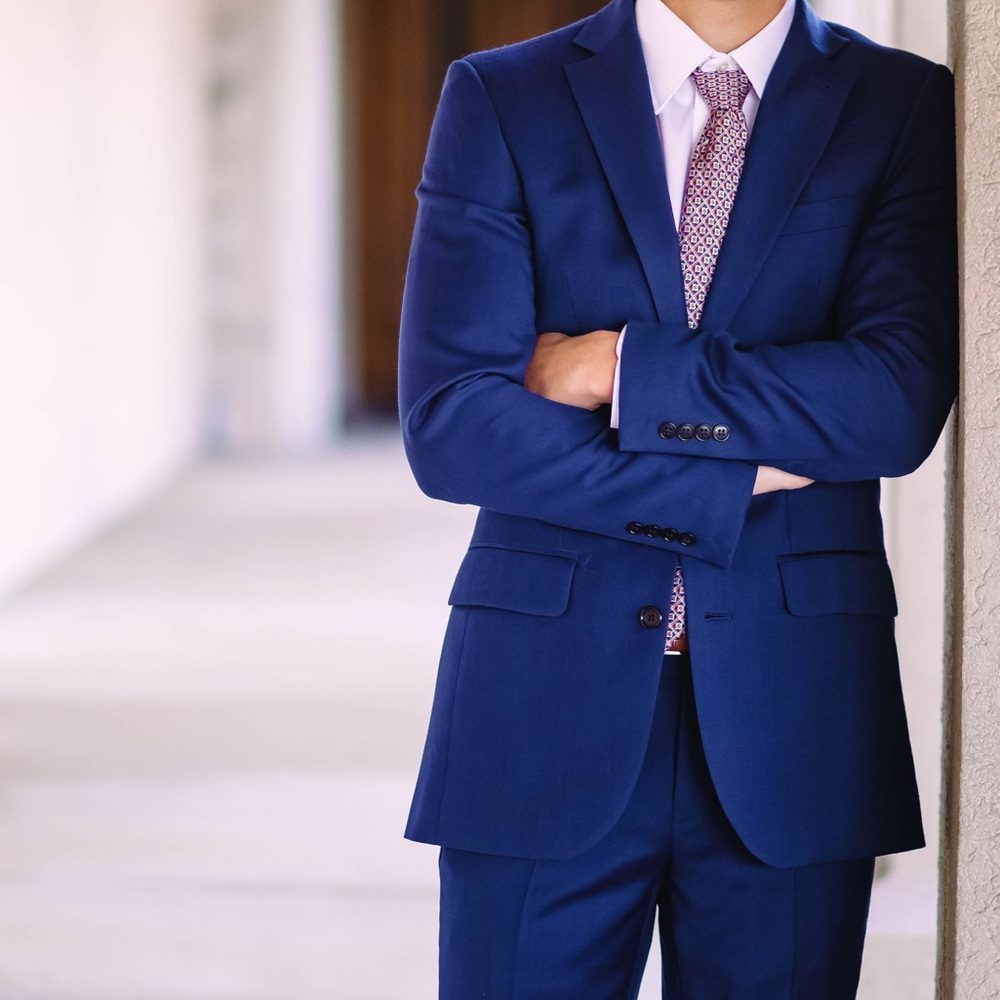Men’s Joseph Abboud blue suit